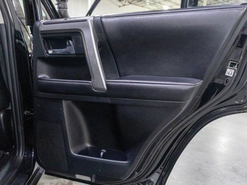 Used 2016 Toyota 4Runner SR5 image 36