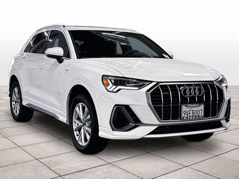Used 2025 Audi Q3 2.0T Premium w/ Convenience Package AWD/4WD image 2