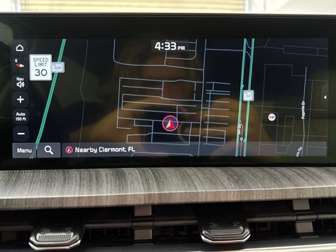 Used 2025 Kia Telluride SX w/ SX Captain's Chair Package FWD image 19