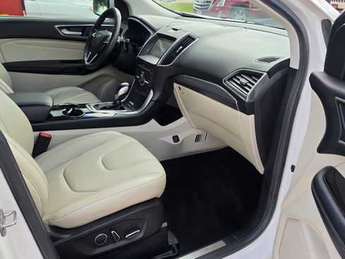 Used 2016 Ford Edge Titanium w/ Technology Package image 30