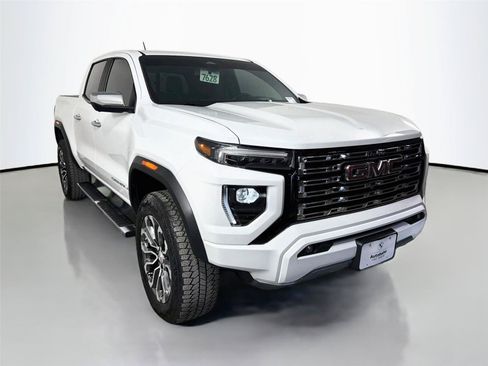 Used 2024 GMC Canyon Denali AWD/4WD image 3