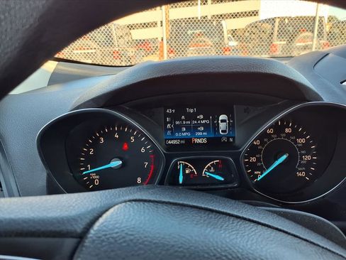 Used 2019 Ford Escape SE image 14