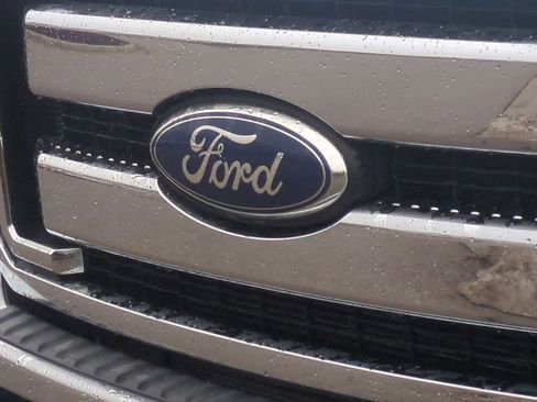 Used 2011 Ford F350 Lariat w/ Lariat Interior Pkg image 12