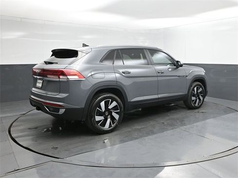 New 2026 Volkswagen Atlas Cross Sport SE image 11