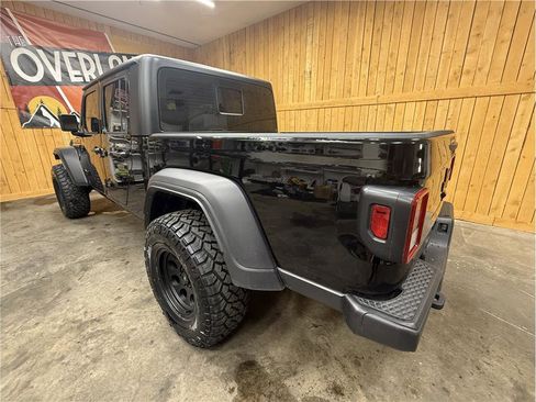 Used 2024 Jeep Gladiator Sport image 25