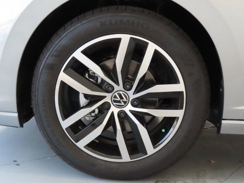 New 2026 Volkswagen Jetta SE FWD image 28