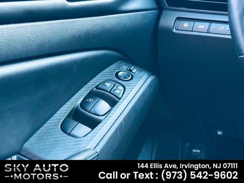 Used 2025 Nissan Altima 2.5 SV w/ SV Premium Package FWD image 16