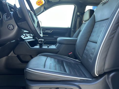 Used 2024 GMC Sierra 1500 AT4X image 13