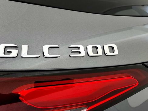 Used 2023 Mercedes-Benz GLC 300 4MATIC image 13
