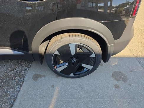 New 2026 Nissan Kicks SR w/ SR Premium Package image 12