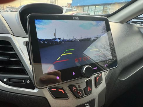 Used 2014 Ford Fiesta SE image 12