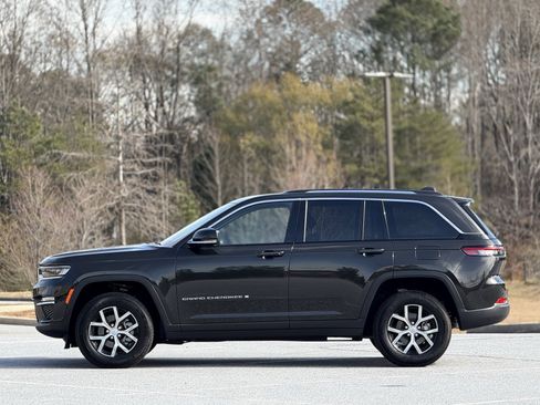 Used 2023 Jeep Grand Cherokee Limited image 8