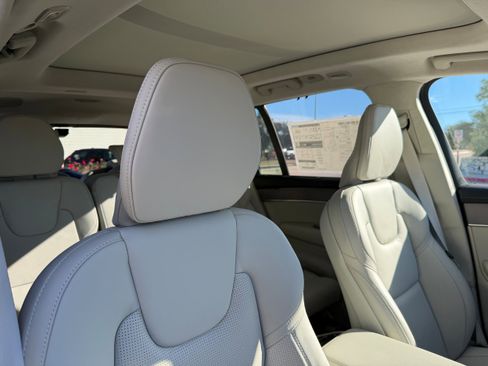 New 2026 Volvo XC90 B6 Ultra w/ Lounge Package AWD/4WD image 9