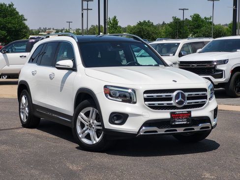 Used 2022 Mercedes-Benz GLB 250 4MATIC w/ Premium Package Lite image 2