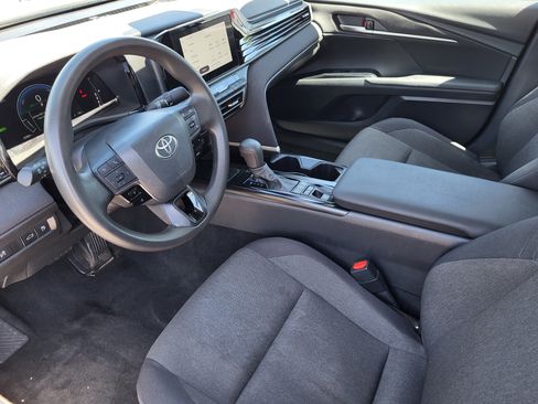 Used 2025 Toyota Camry LE FWD image 14