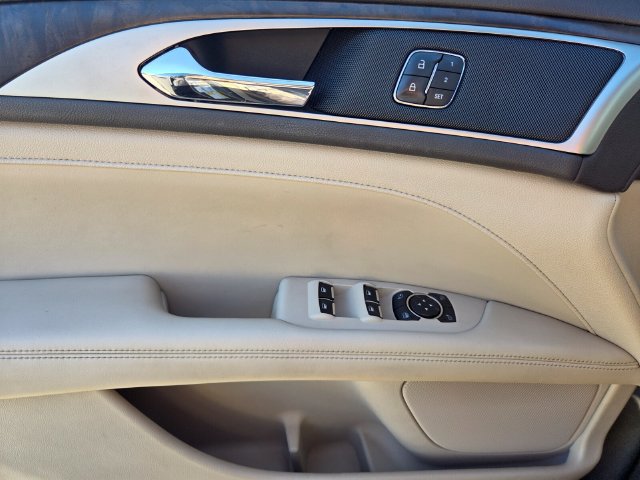 Used 2017 Lincoln MKZ Reserve FWD image 23