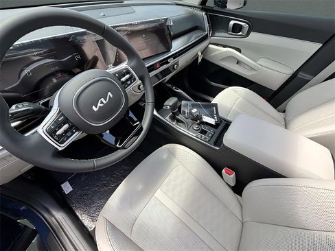 Certified 2025 Kia Sorento S w/ Panoramic Sunroof Package FWD image 10