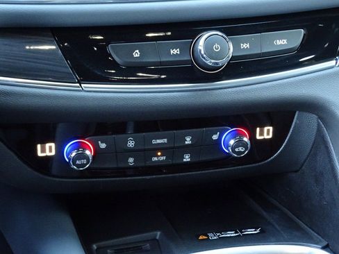 Used 2022 Buick Enclave Essence w/ Experience Buick Package image 26