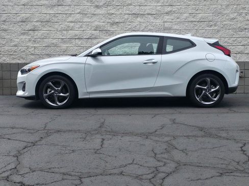 Used 2019 Hyundai Veloster 2.0 FWD image 16