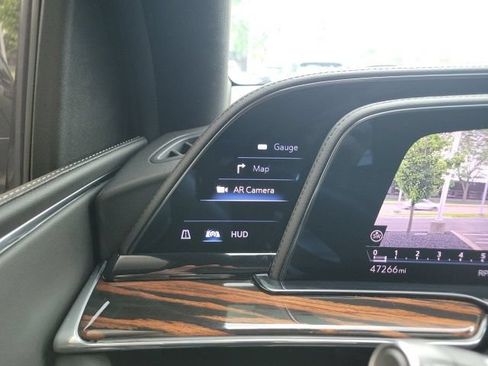 Used 2023 Cadillac Escalade Premium Luxury AWD/4WD image 36