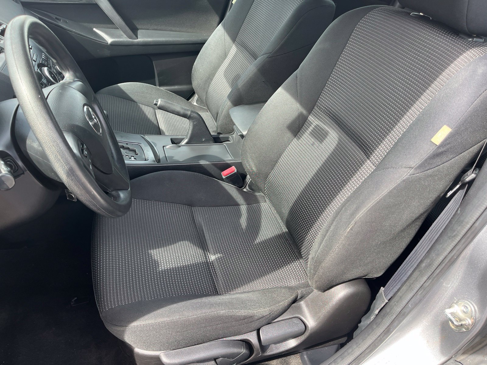Used 2013 MAZDA MAZDA3 i SV FWD image 13