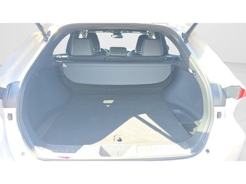 Used 2023 Toyota Venza XLE AWD/4WD image 23