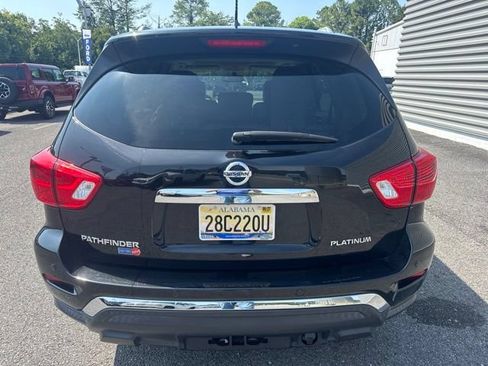 Used 2017 Nissan Pathfinder Platinum w/ Family Entertainment Package FWD image 6