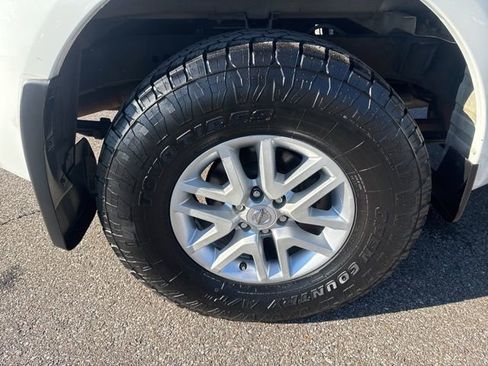 Used 2015 Nissan Frontier SV w/ SV Value Truck Package image 19
