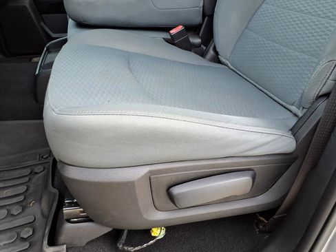 Used 2020 RAM 1500 Classic SLT image 16