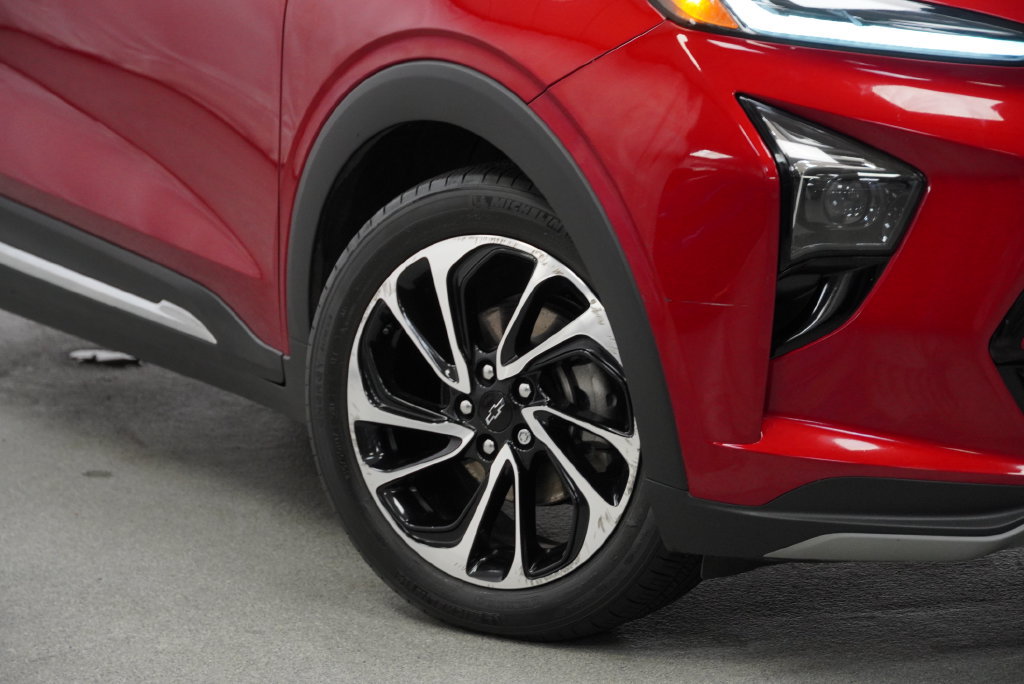 Used 2023 Chevrolet Bolt EUV Premier FWD image 4