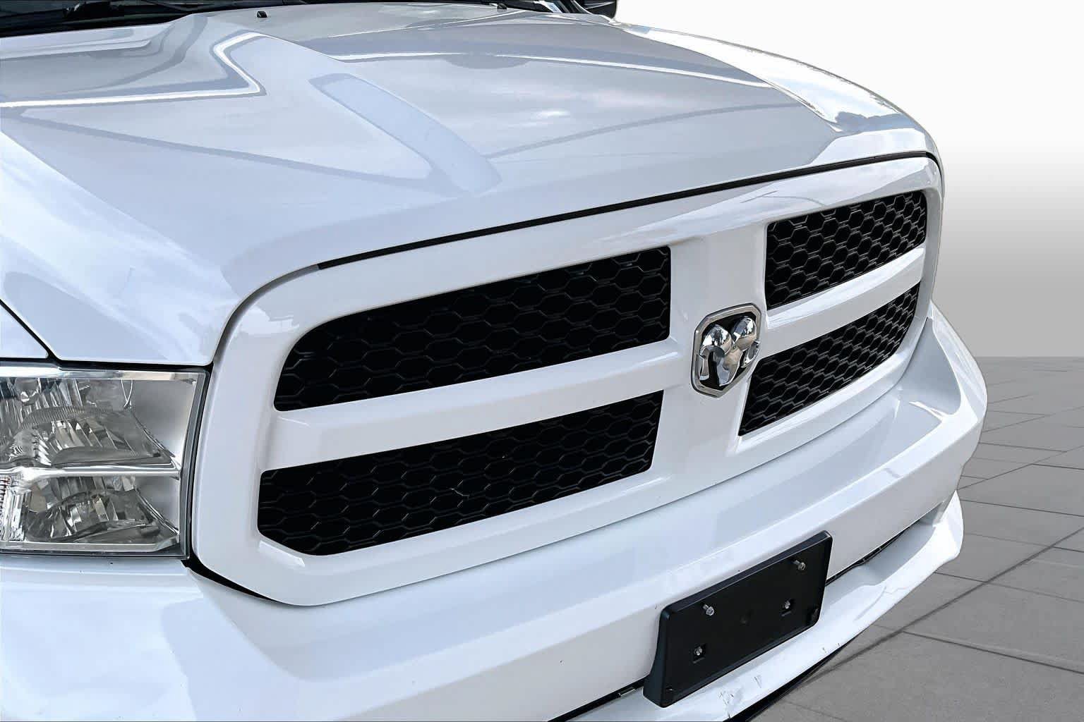 Used 2016 RAM 1500 Express RWD image 27