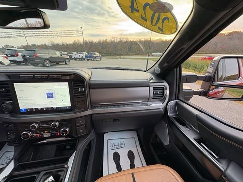 Used 2024 Ford F350 Platinum image 33