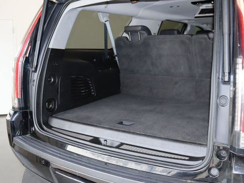 Used 2018 Cadillac Escalade ESV Premium Luxury AWD/4WD image 25