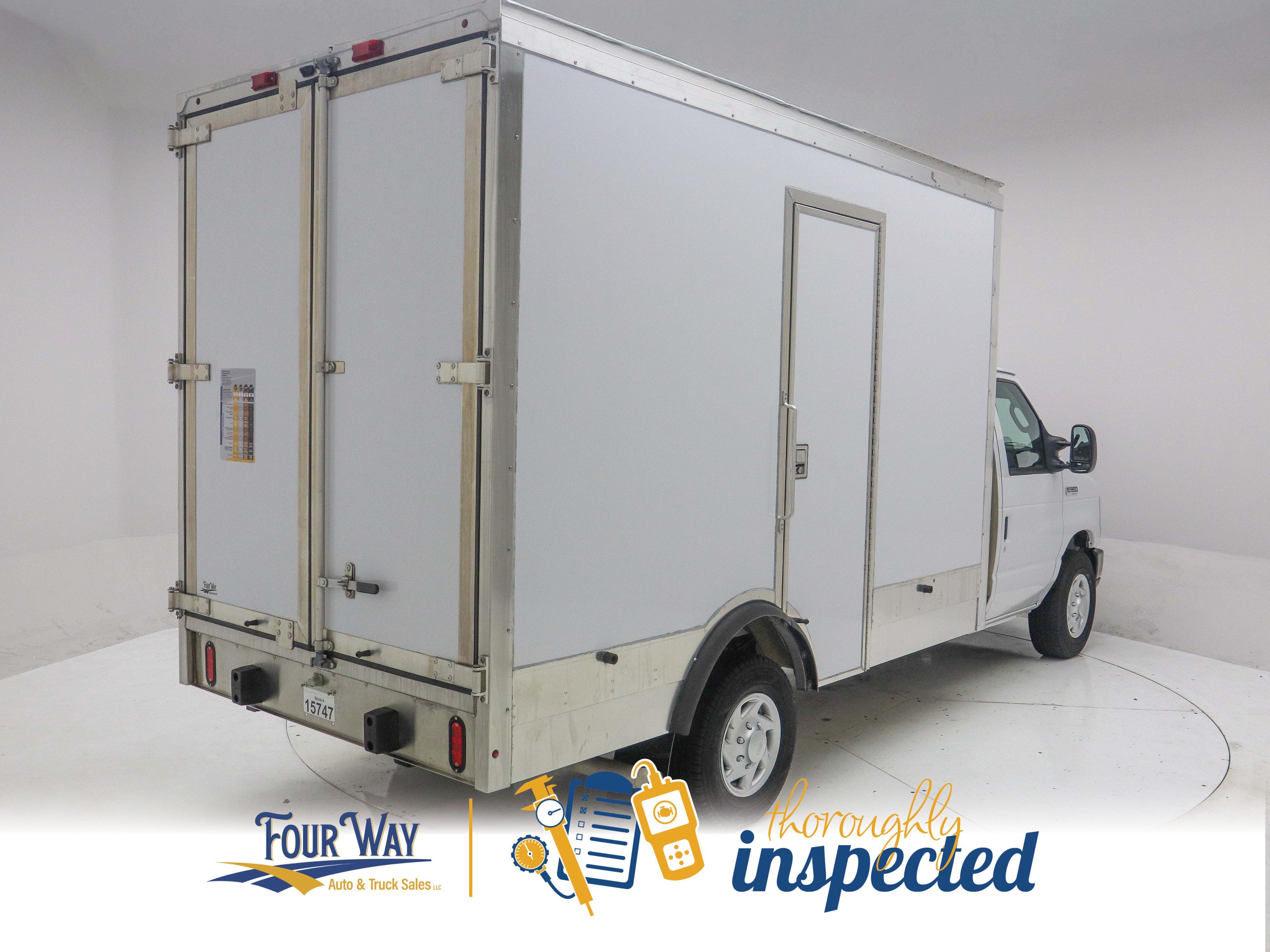 Used 2023 Ford E-350 and Econoline 350 Super Duty RWD image 3