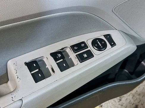 Used 2018 Hyundai Elantra Value Edition image 18