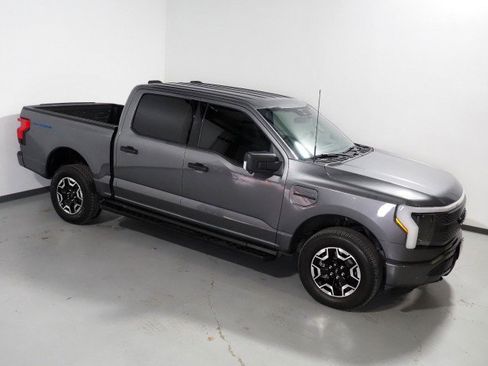 Used 2023 Ford F150 Lightning XLT image 11