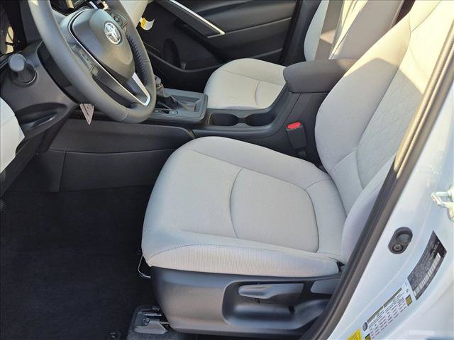 New 2026 Toyota Corolla Cross LE FWD image 4