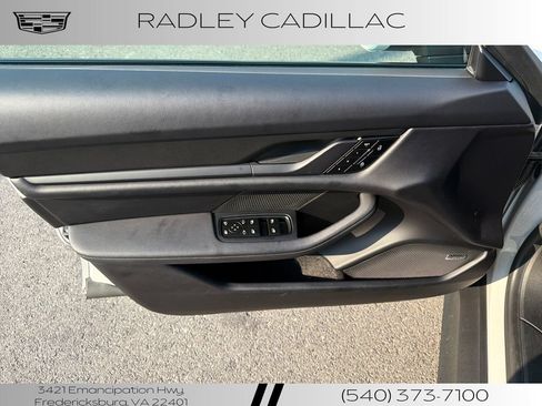 Used 2024 Porsche Taycan RWD image 4