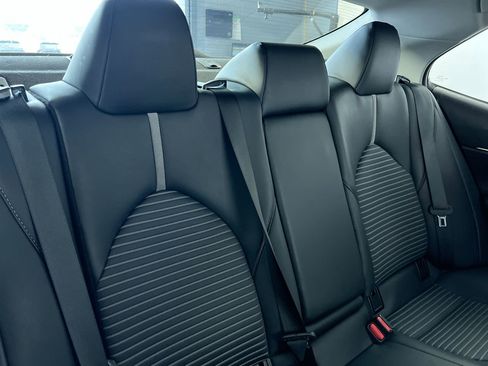 Used 2023 Toyota Camry SE image 30