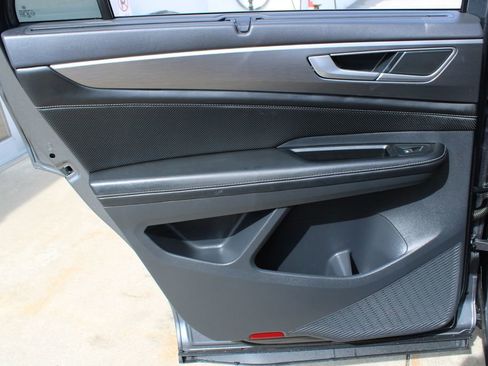 Certified 2024 Volkswagen Atlas Cross Sport SE image 20