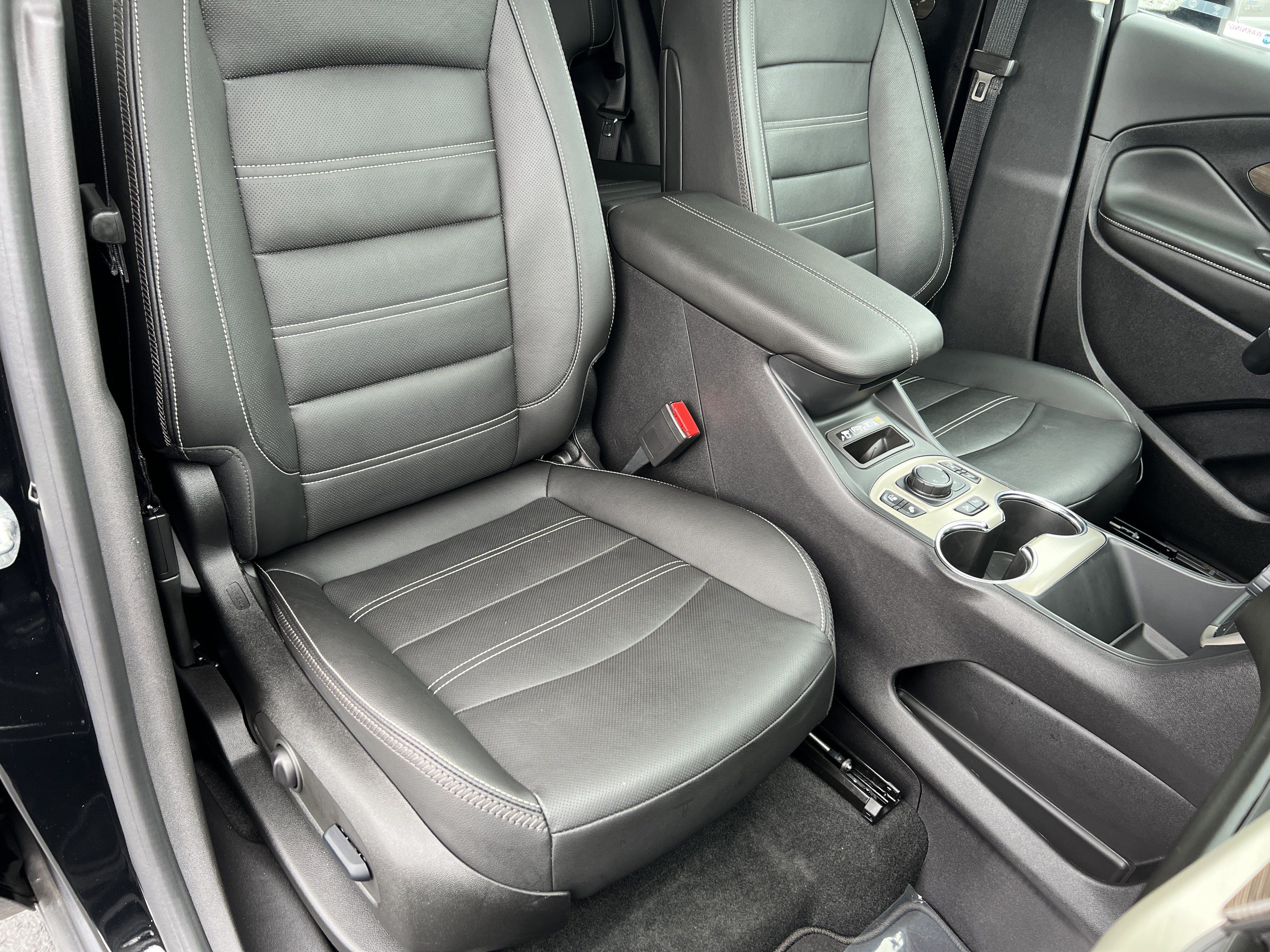 Used 2024 GMC Terrain Denali w/ Black Diamond Edition AWD/4WD image 24