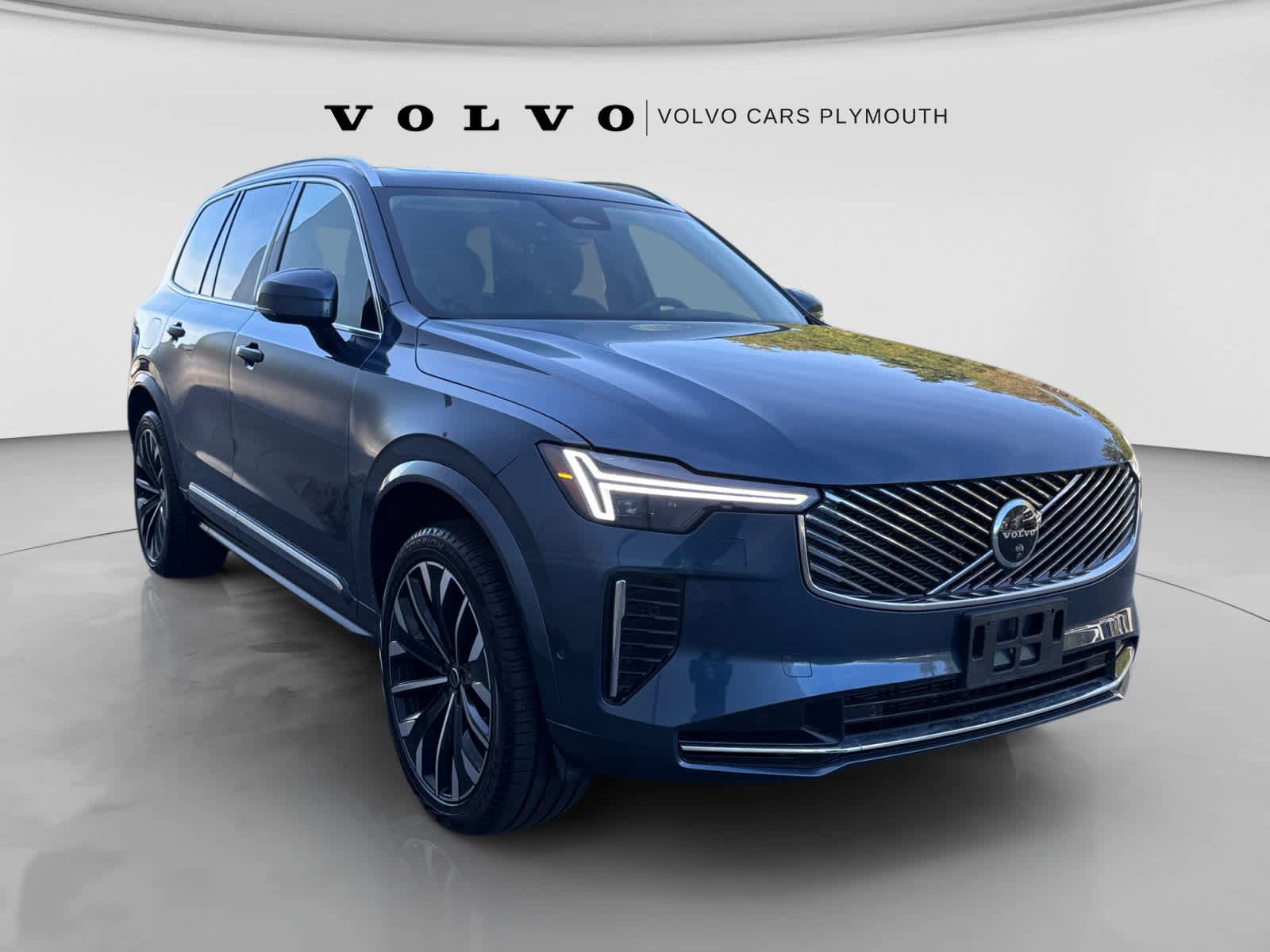 Used 2025 Volvo XC90 B5 Plus AWD/4WD image 1