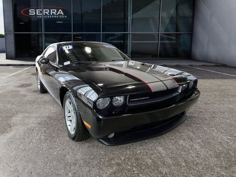 Used 2011 Dodge Challenger RWD image 5