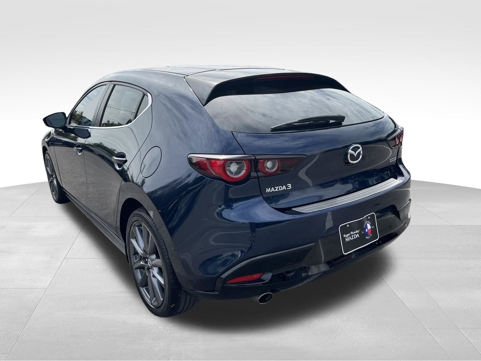 Used 2022 MAZDA MAZDA3 s FWD image 7