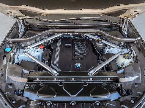 Used 2021 BMW X6 xDrive40i w/ M Sport Package image 18