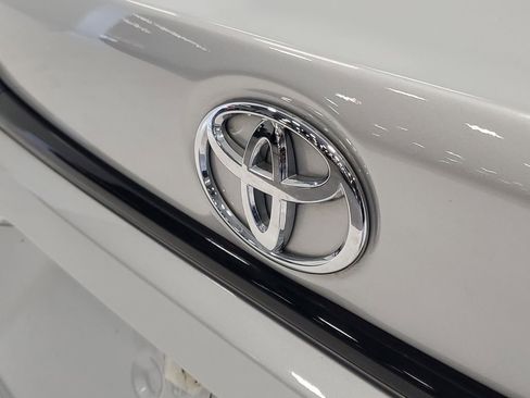 Used 2025 Toyota Corolla LE image 7