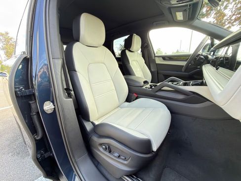 New 2026 Porsche Cayenne S image 18