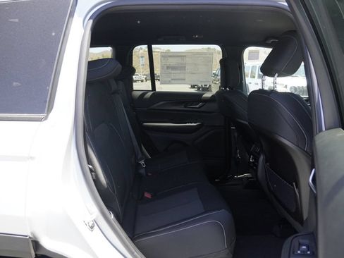 New 2026 Jeep Grand Cherokee Laredo RWD image 24