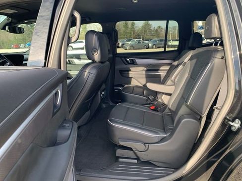 Used 2025 Buick Enclave Sport Touring image 15