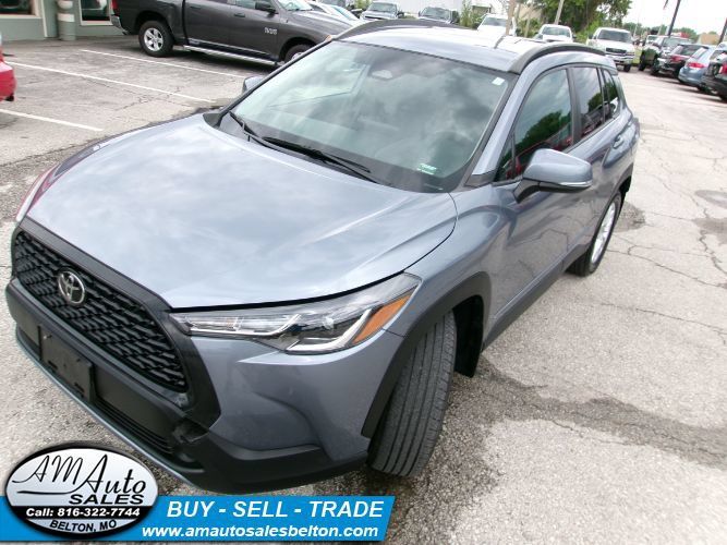 Used 2024 Toyota Corolla Cross LE AWD/4WD image 24